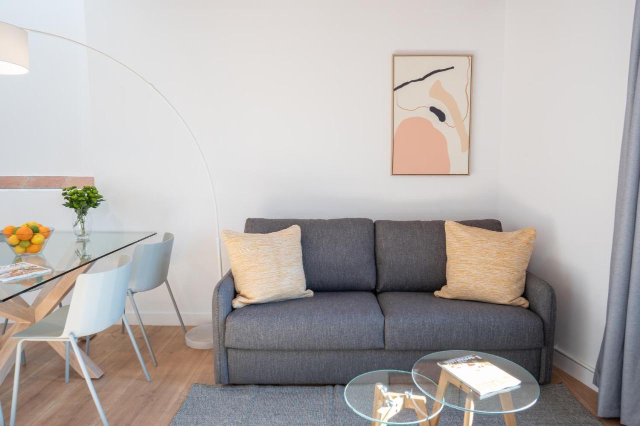 Feelathome Stadium Apartments L'Hospitalet de Llobregat Exterior photo